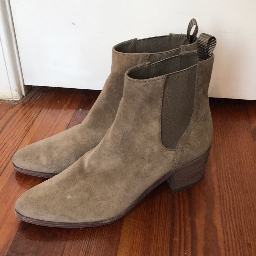 DOLCE VITA SUEDE BOOTIES